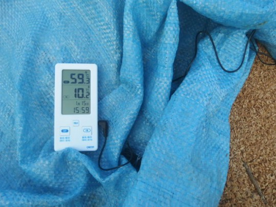 【写真】籾殻堆肥温度